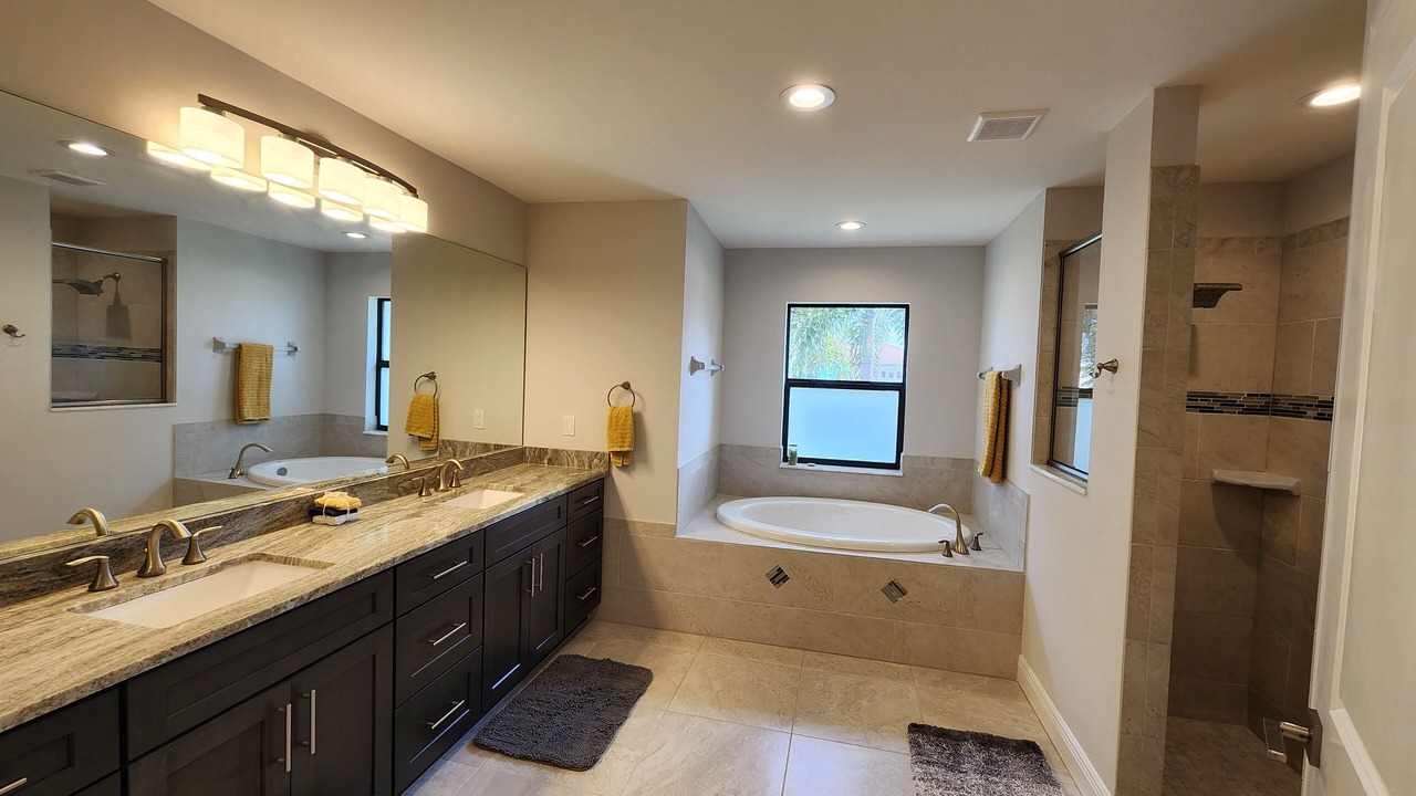 Photo of Bathroom in Trafalgar