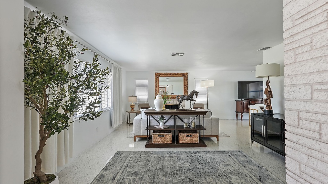 Photo of Livingroom in South Pinellas Community Council