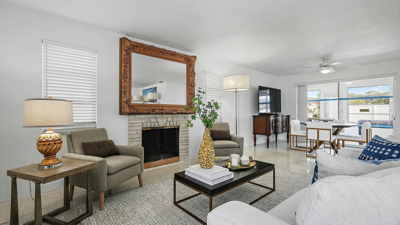 Photo of Livingroom in South Pinellas Community Council