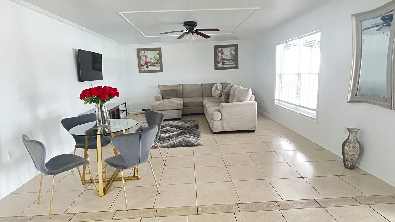 Photo of Livingroom in Deltona Lakes