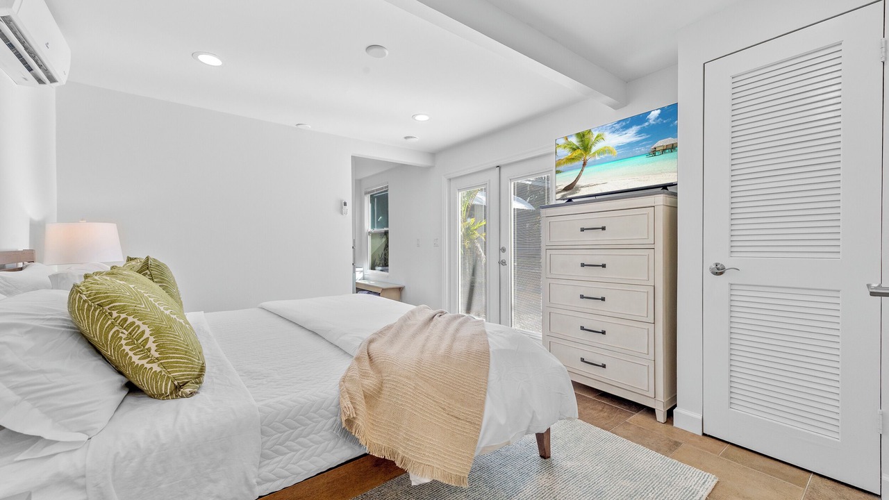 Photo of Bedroom in Old Northwood Historic District
