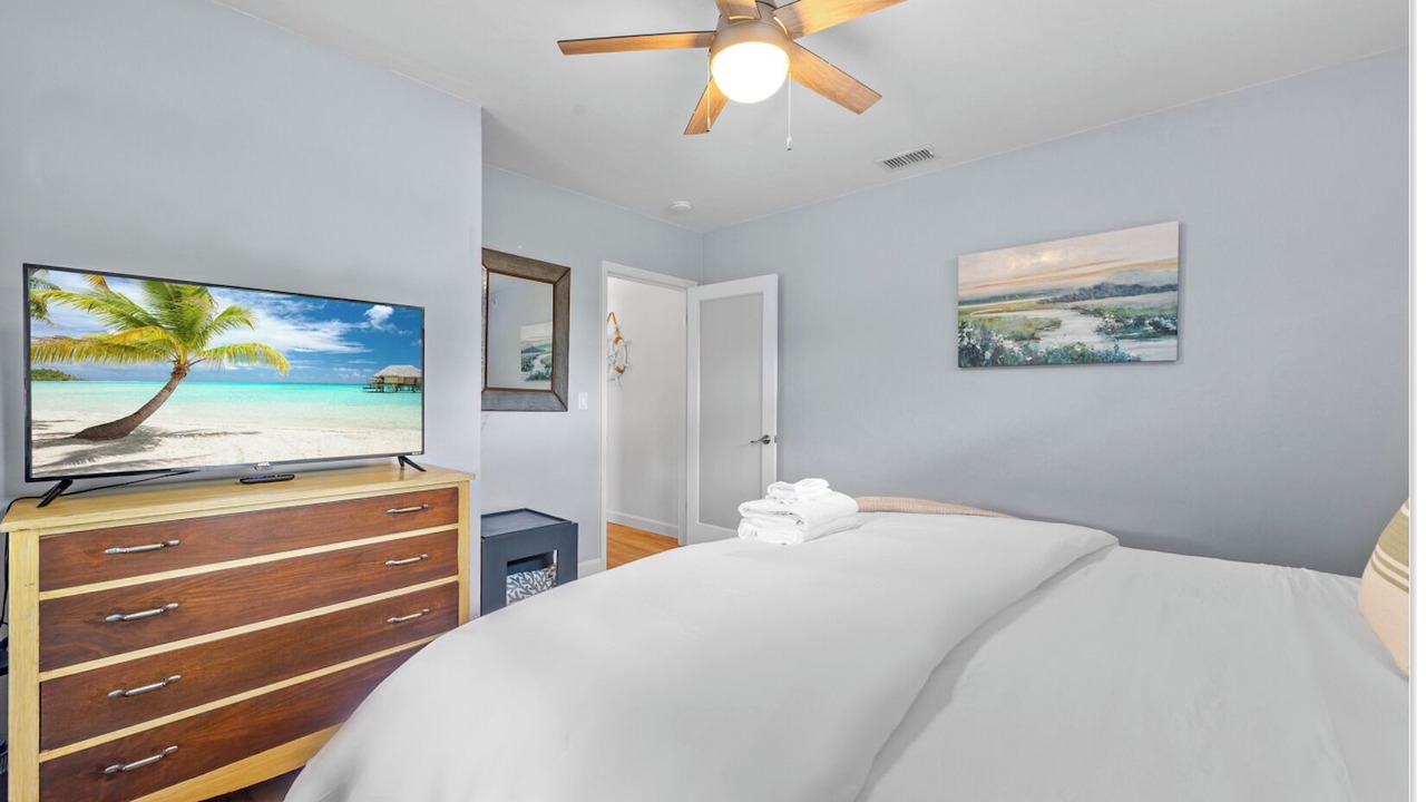 Photo of Bedroom in Old Northwood Historic District