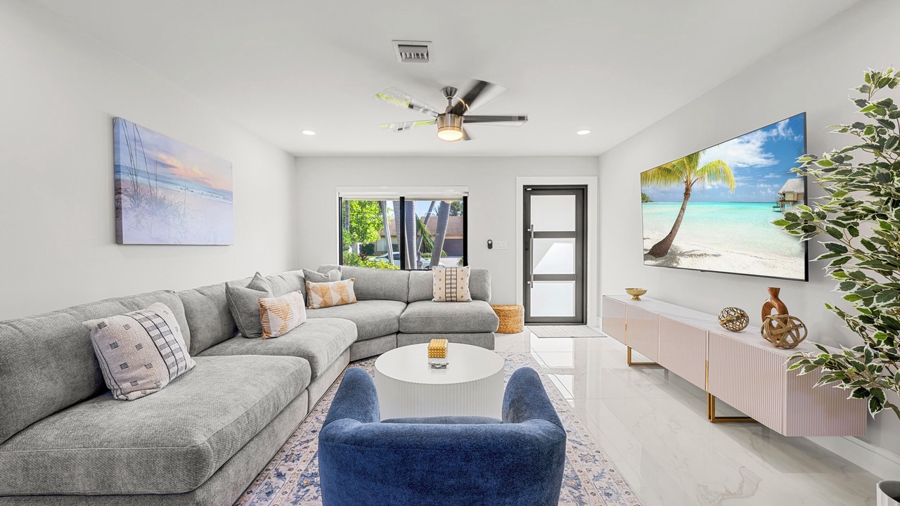 Photo of Livingroom in Tropic Palms
