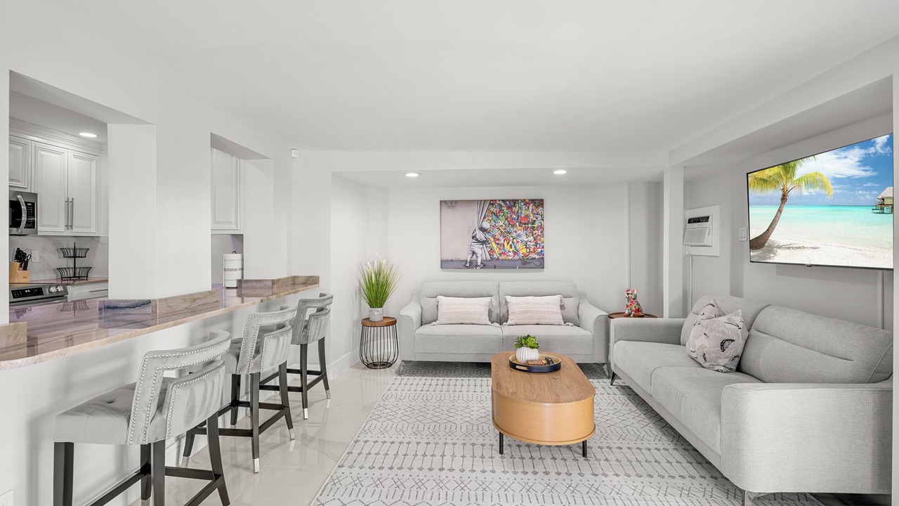 Photo of Livingroom in Tropic Palms