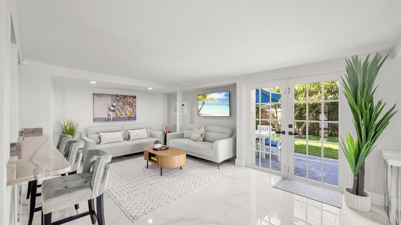 Photo of Livingroom in Tropic Palms