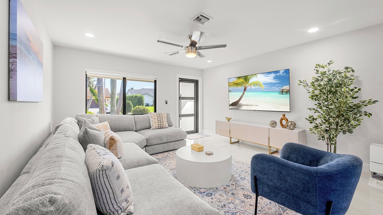 Photo of Livingroom in Tropic Palms