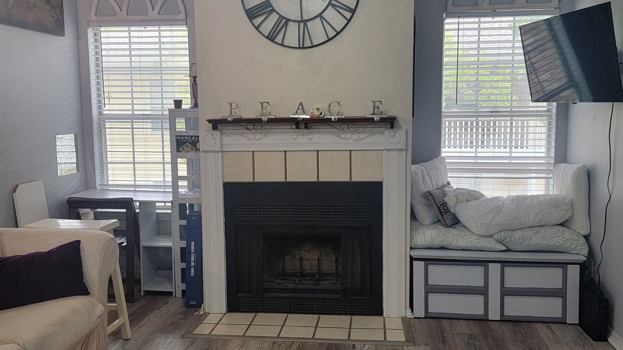 Photo of Livingroom in Ferry Pass