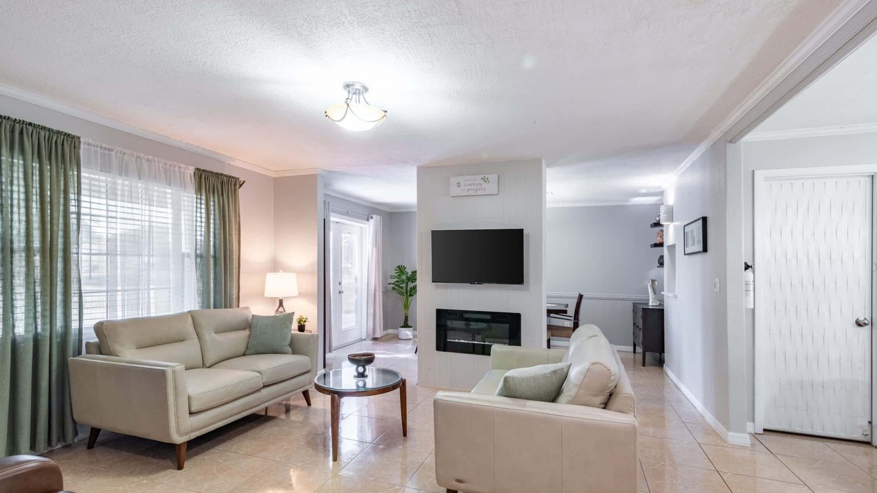 Photo of Livingroom in Plymouth