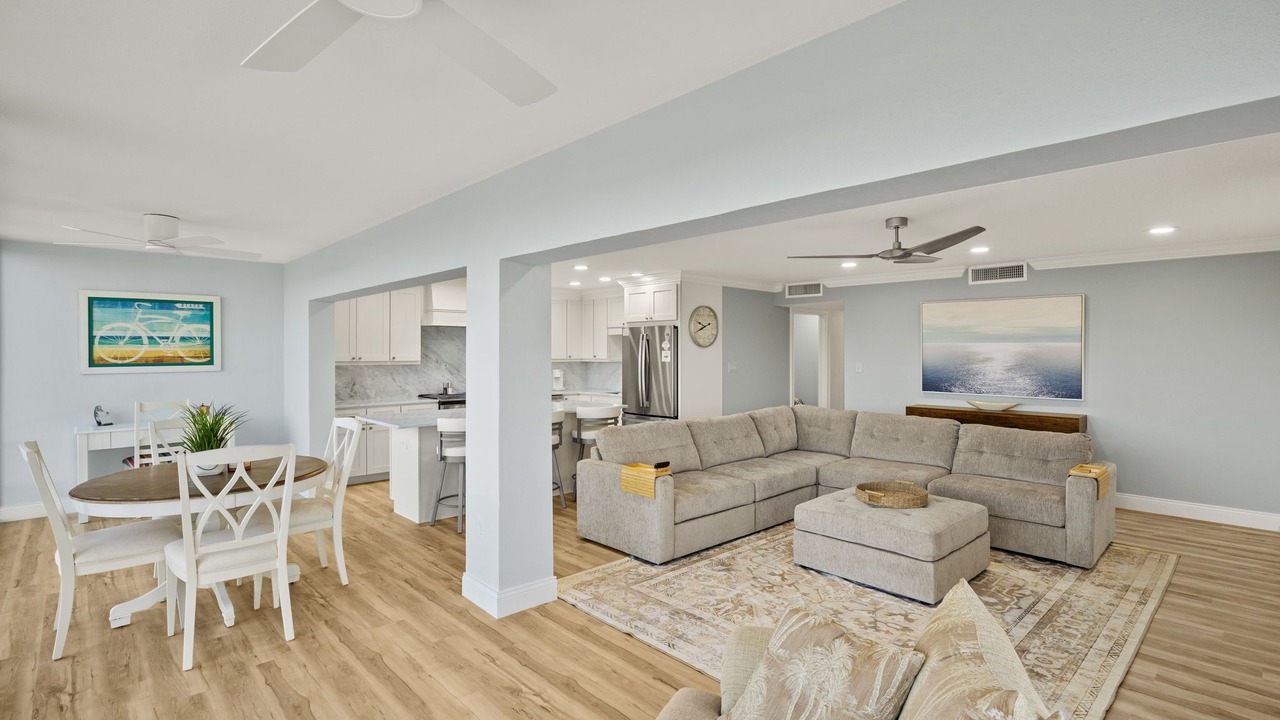 Photo of Livingroom in Beachview Country Club Estates