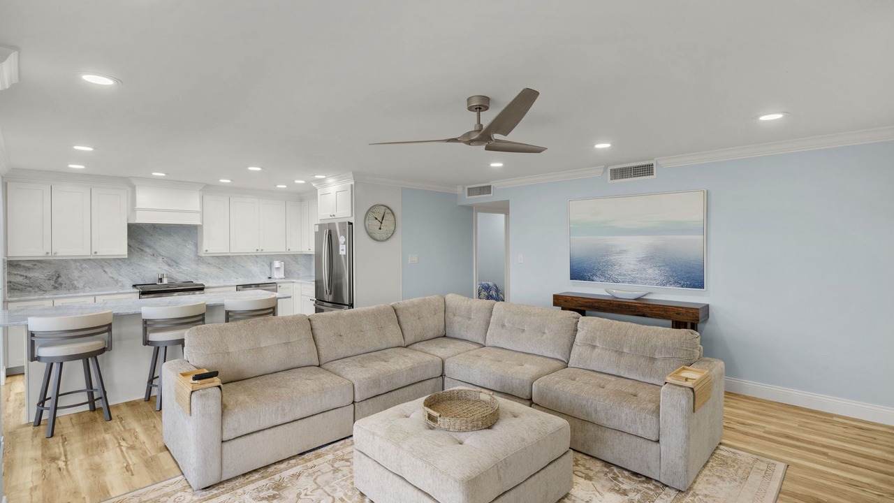 Photo of Livingroom in Beachview Country Club Estates