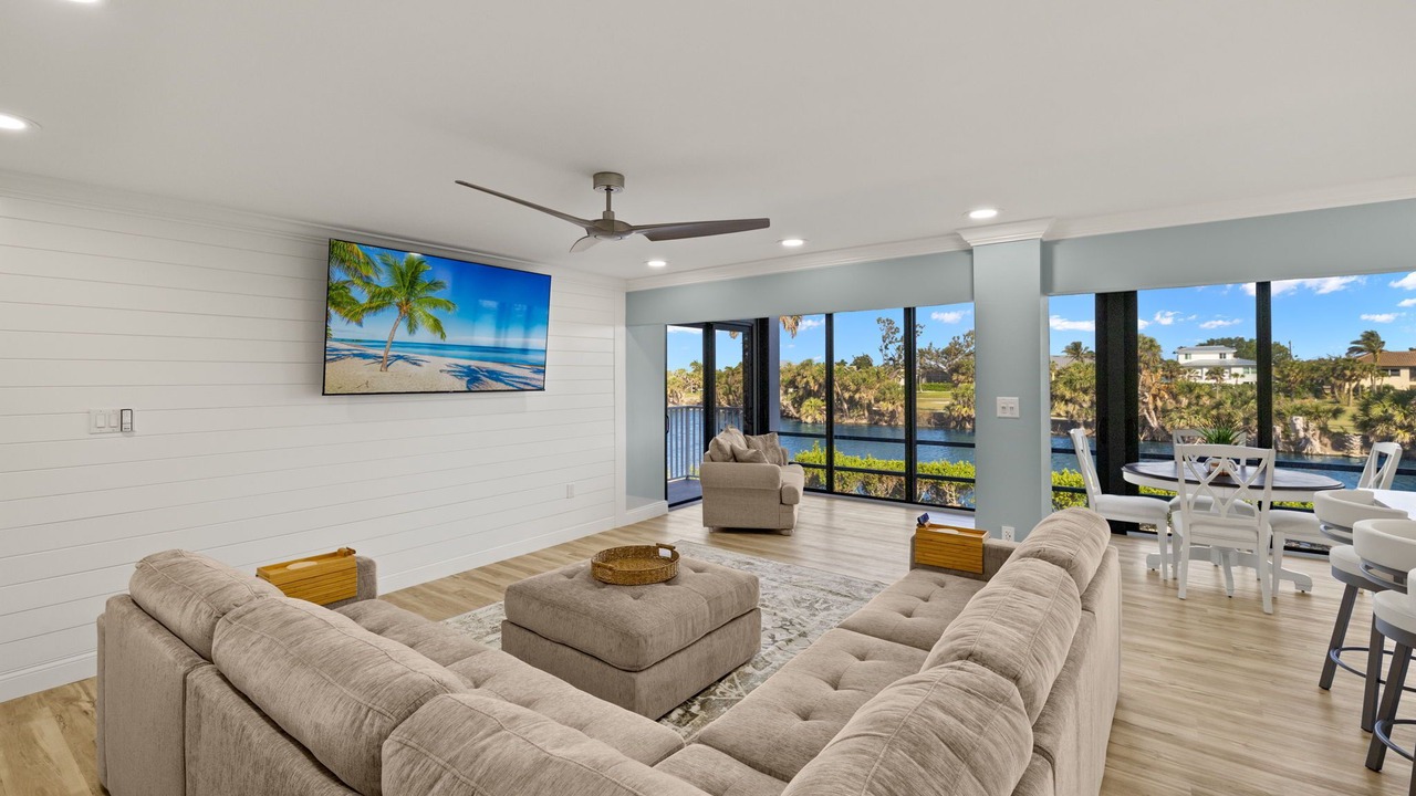 Photo of Livingroom in Beachview Country Club Estates