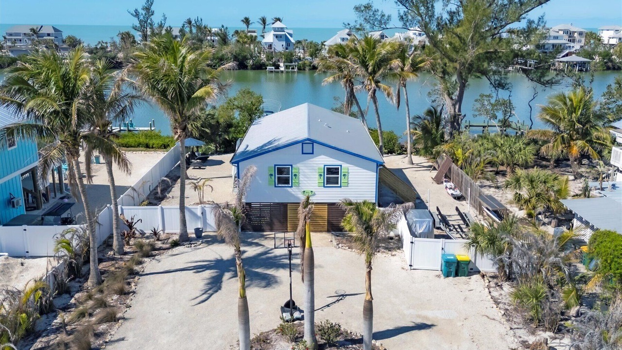 Photo of Others in Palm Island