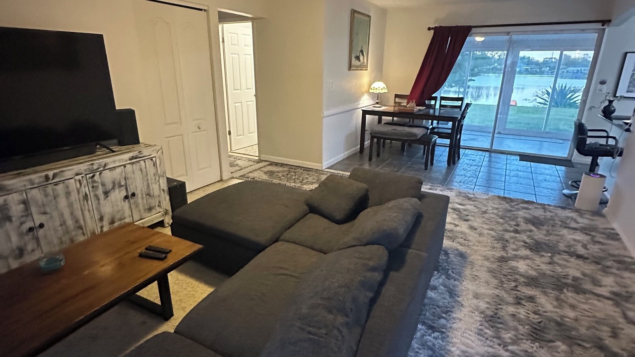 Photo of Livingroom in Deltona Lakes