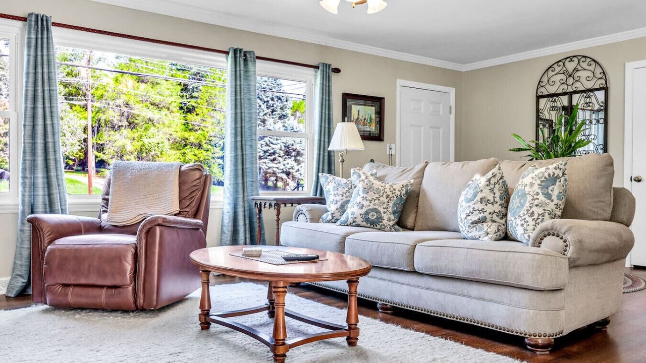 Photo of Livingroom in Greensboro