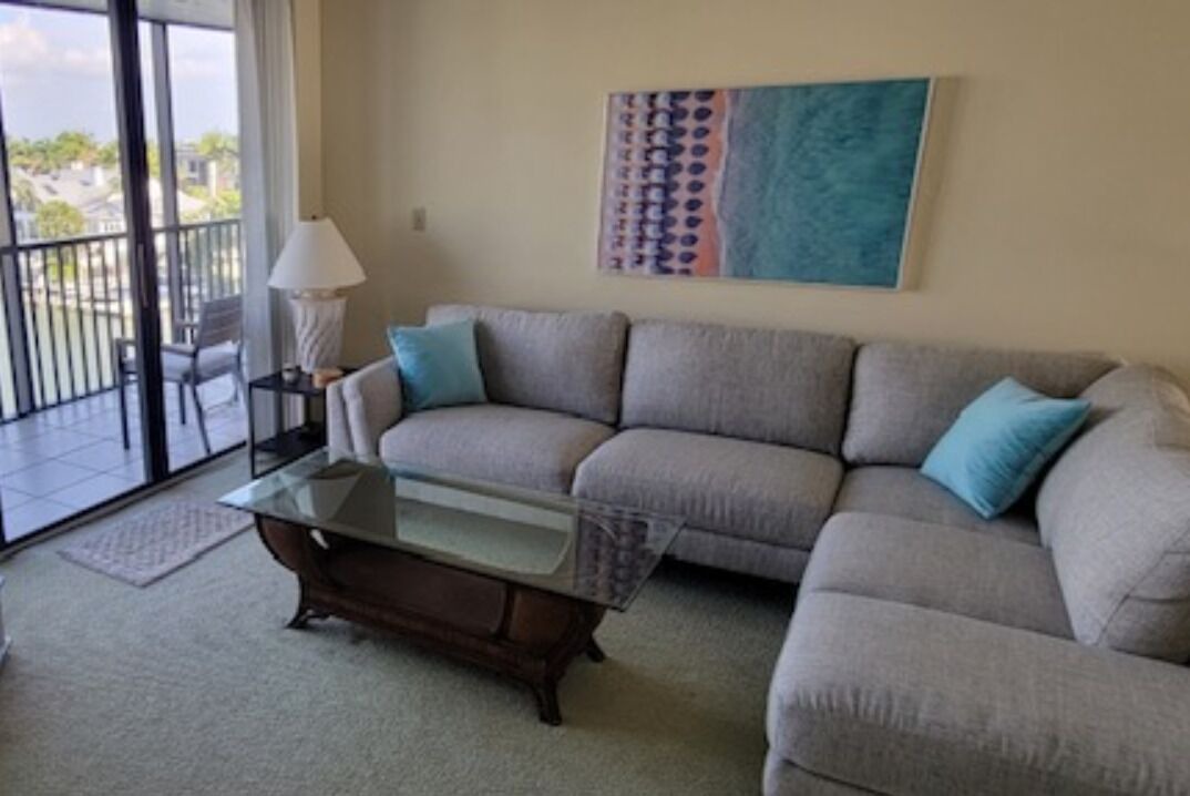 Photo of Livingroom in Vanderbilt Beach