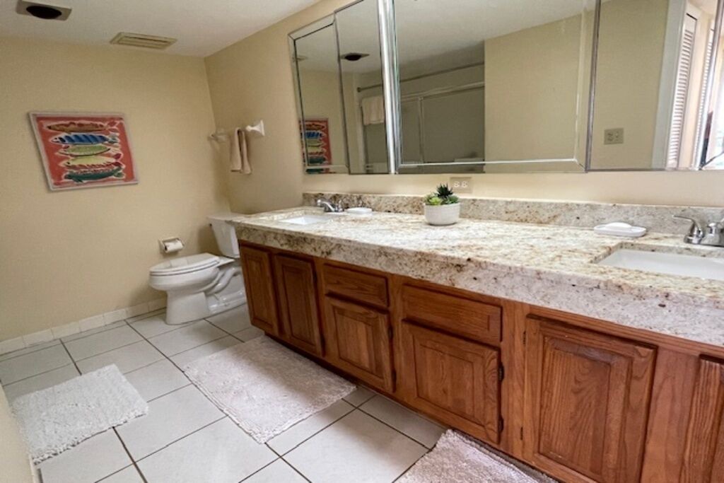 Photo of Bathroom in Vanderbilt Beach