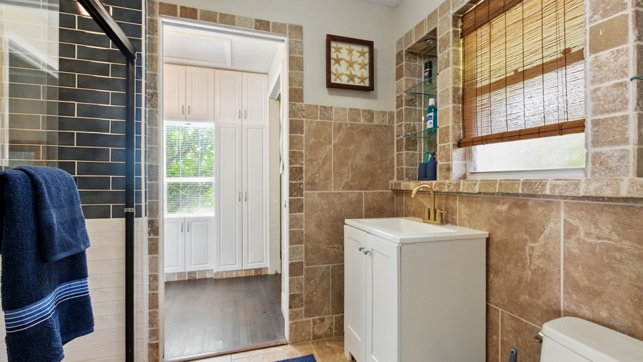 Photo of Bathroom in Hunt Club
