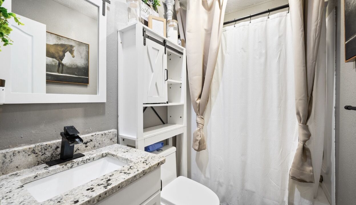 Photo of Bathroom in Lakeland