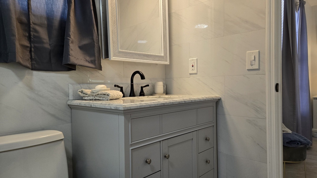 Photo of Bathroom in Laguna Shores