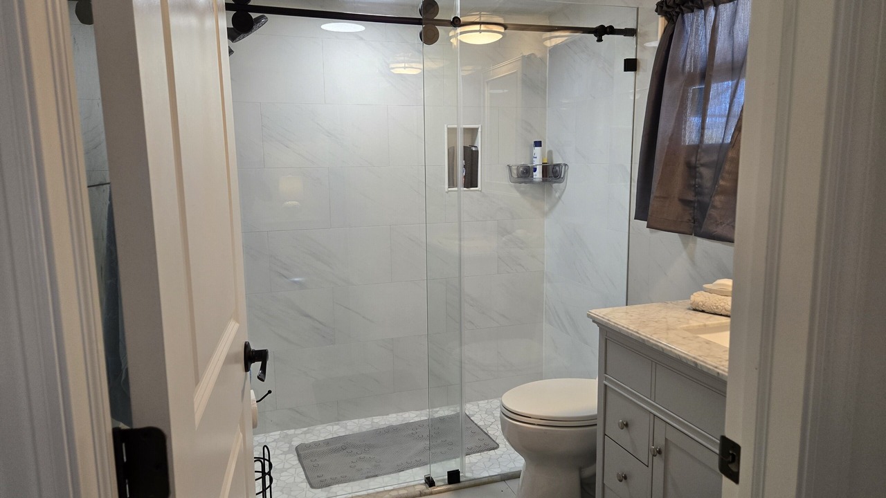 Photo of Bathroom in Laguna Shores