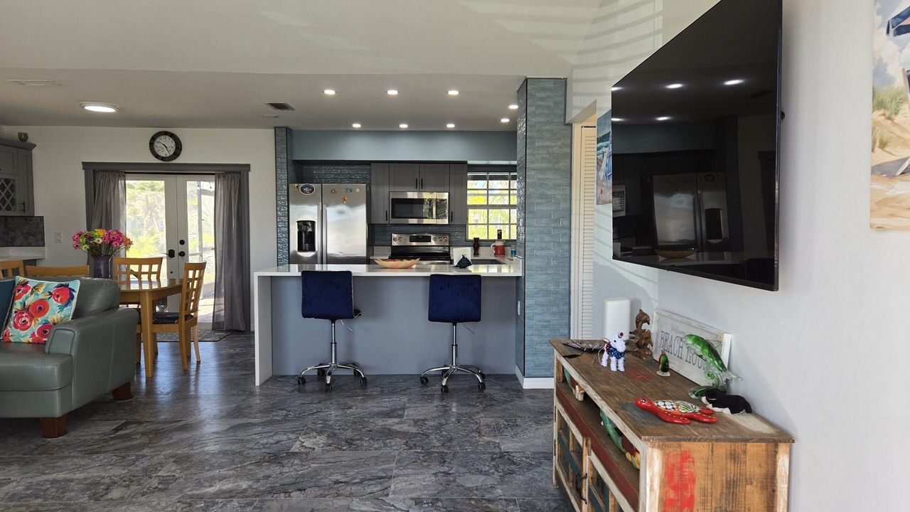 Photo of Livingroom in Laguna Shores