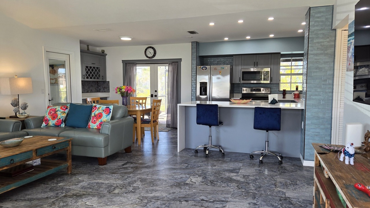 Photo of Livingroom in Laguna Shores