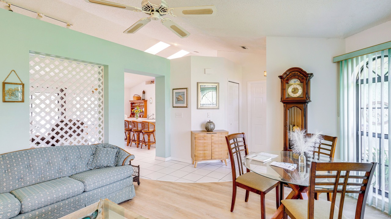 Photo of Livingroom in Sebastian Highlands
