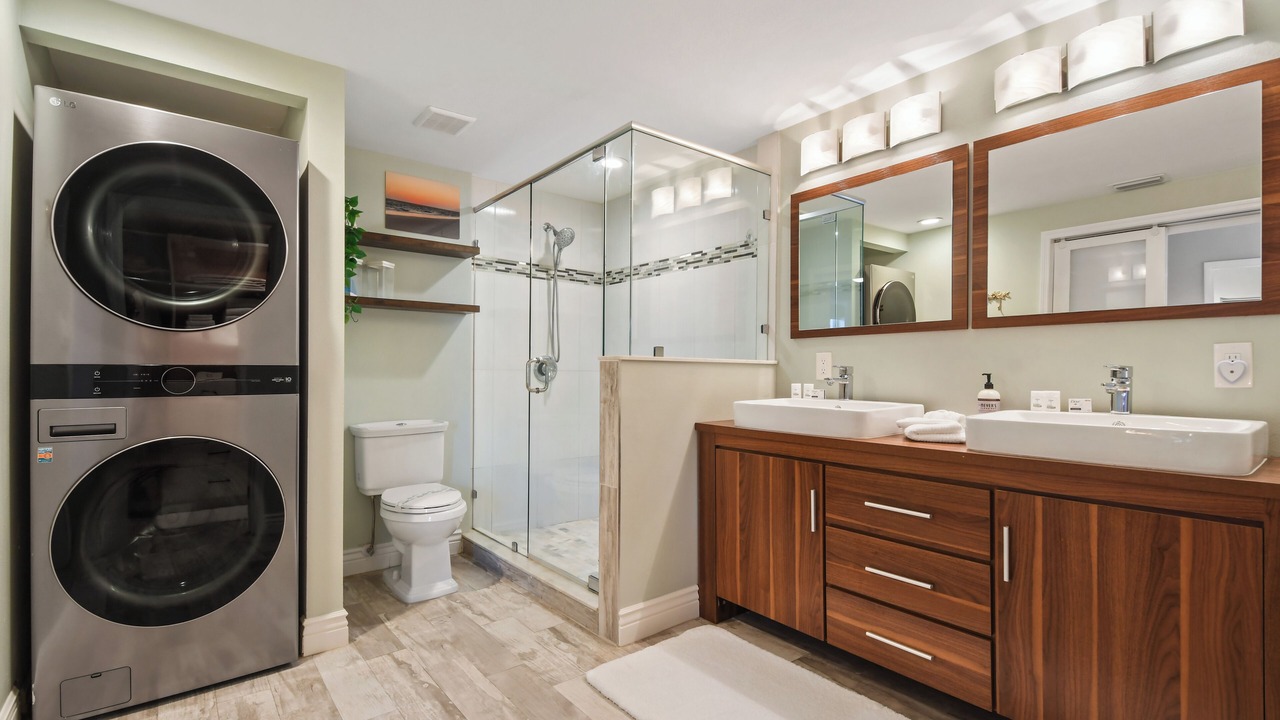Photo of Bathroom in Indian Beach Sapphire Shores