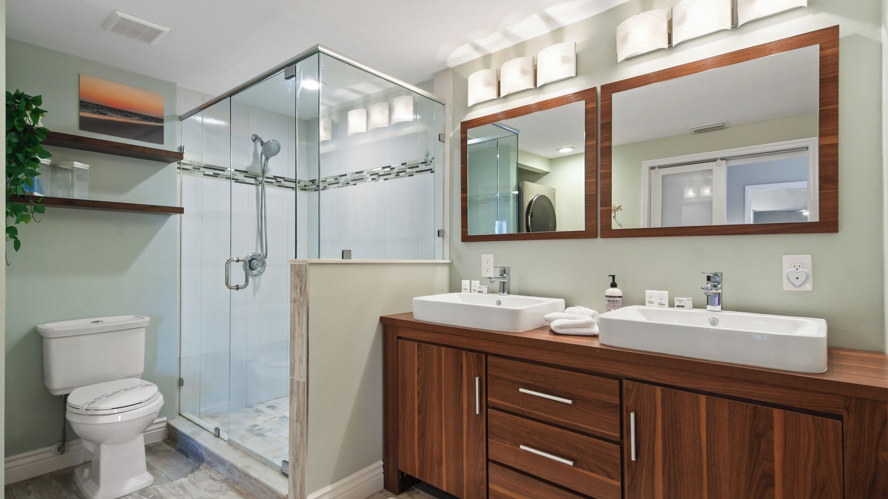 Photo of Bathroom in Indian Beach Sapphire Shores
