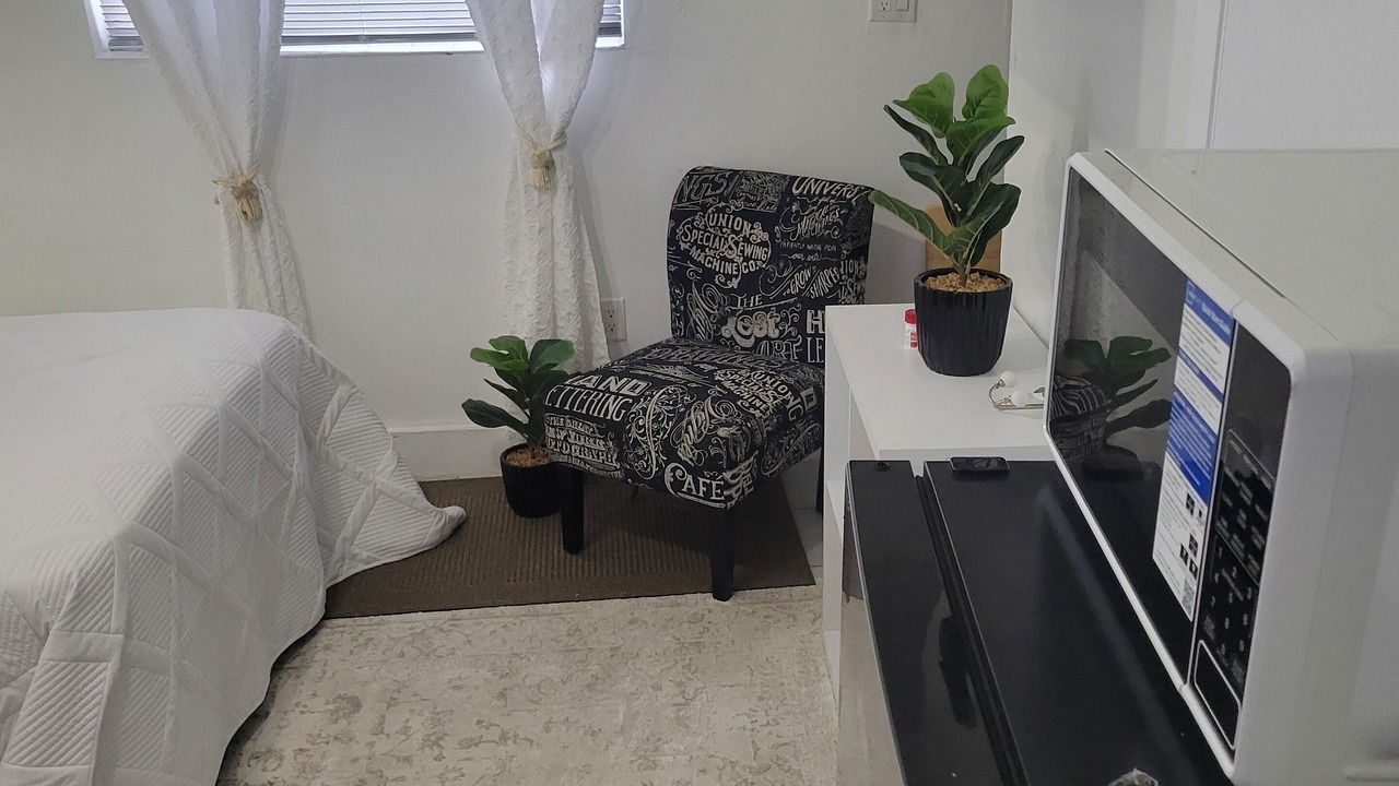 Photo of Bedroom in Allapattah
