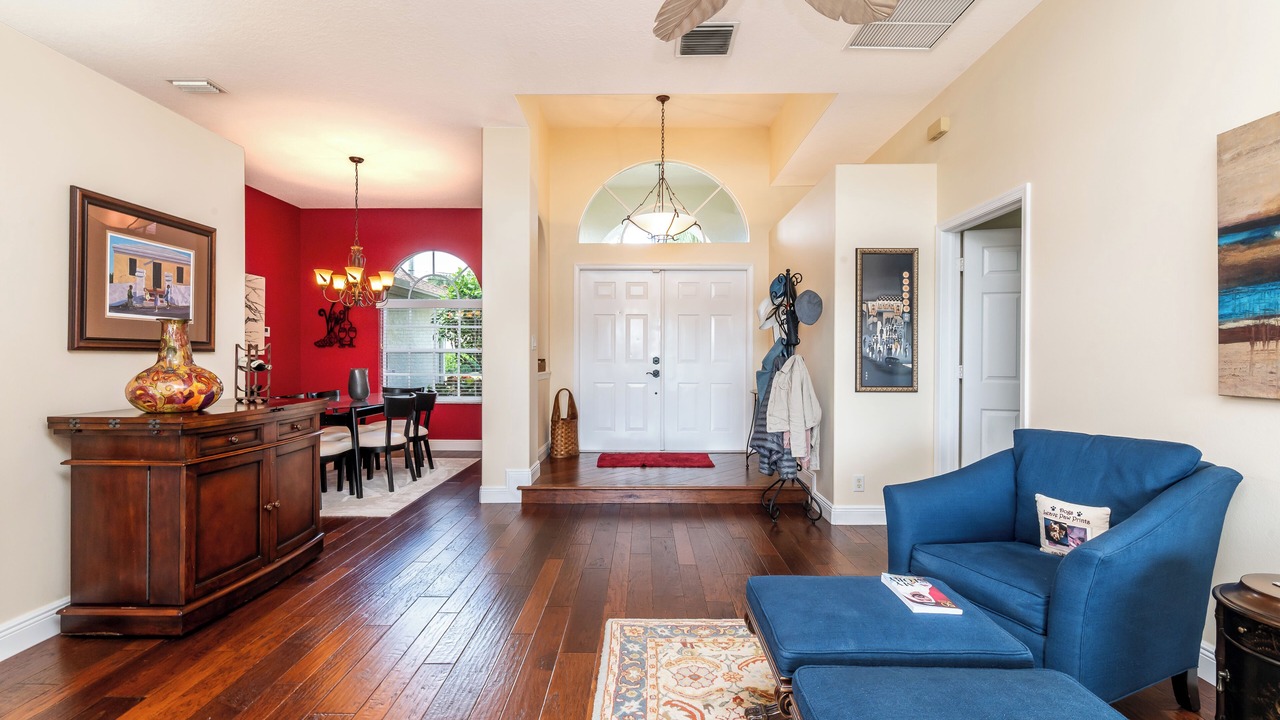 Photo of Livingroom in Tropic Palms