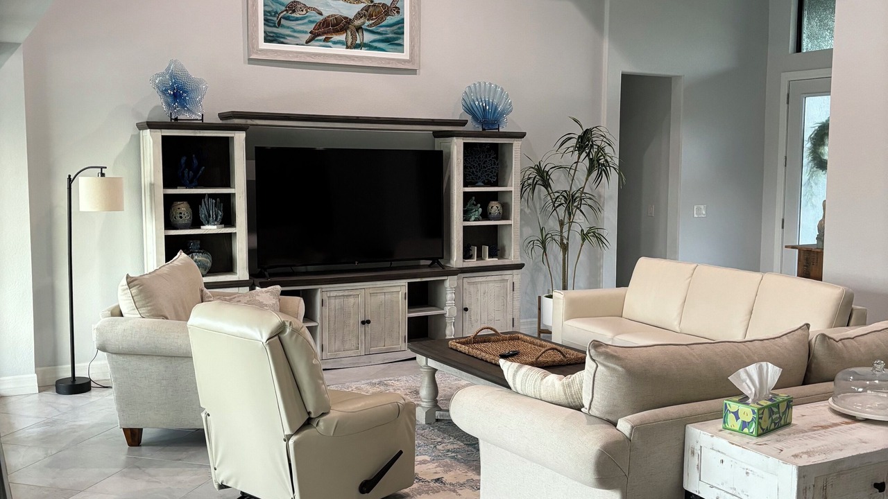 Photo of Livingroom in South Gulf Cove