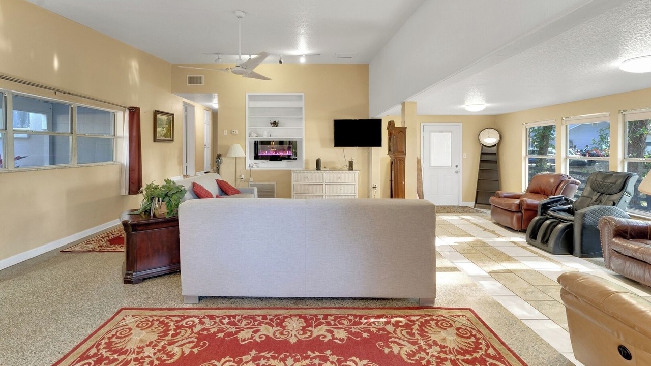 Photo of Livingroom in Fairvilla