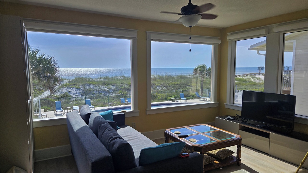 Photo of Livingroom in Jacksonville