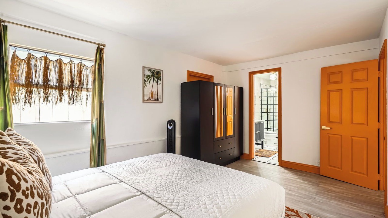 Photo of Bedroom in Flamingo Parks