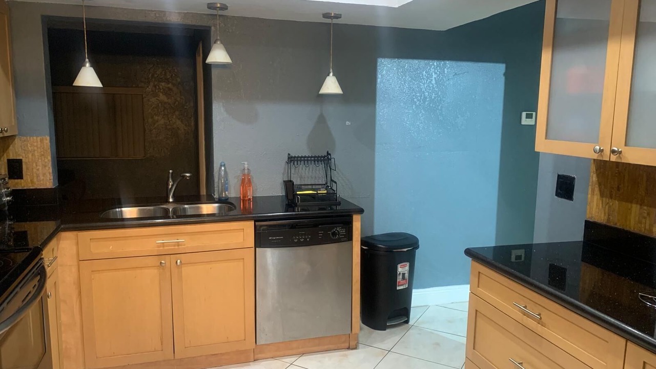 Photo of Kitchen in Lauderhill