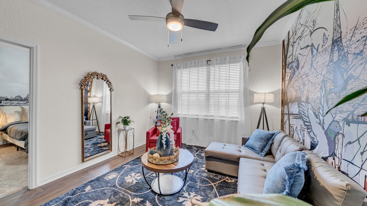 Photo of Livingroom in Westchase