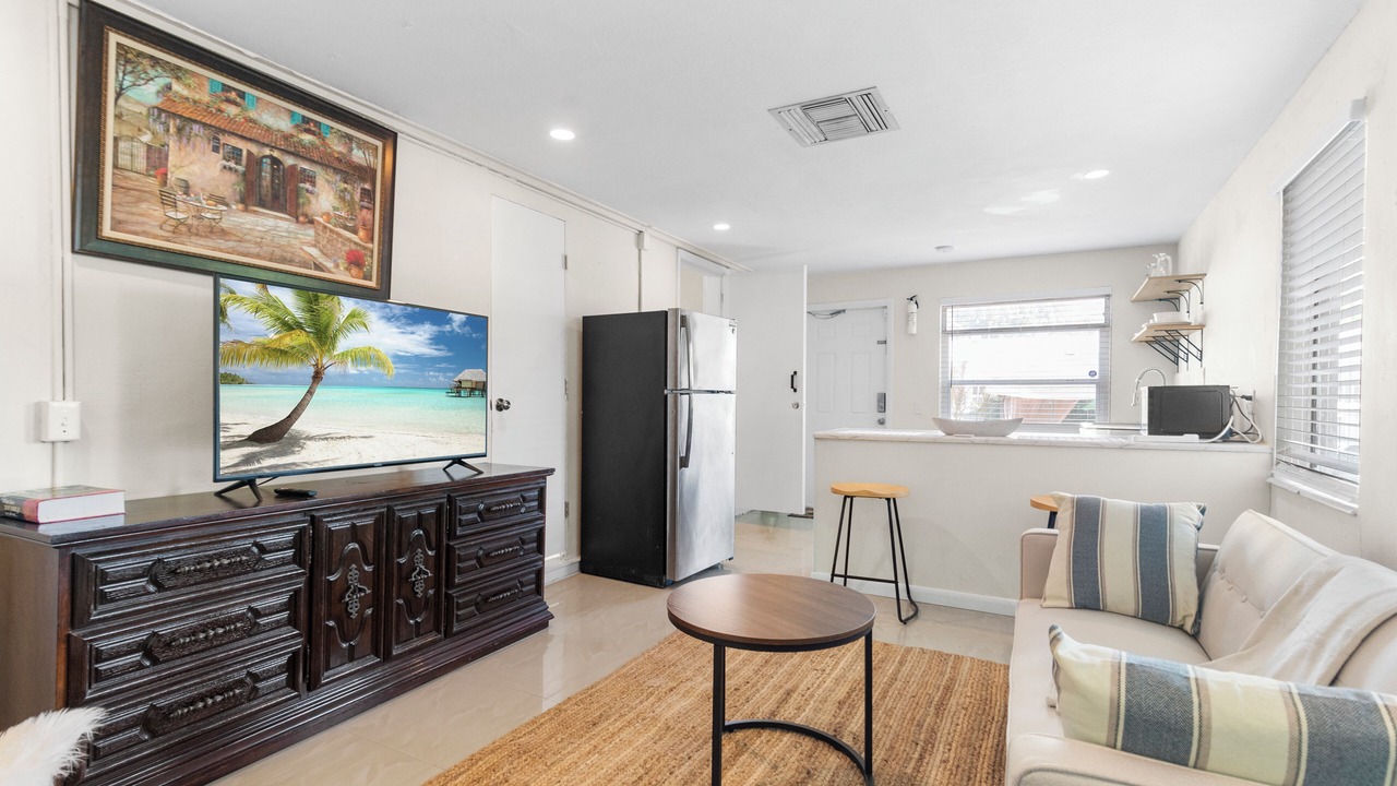Photo of Livingroom in Golden Glades