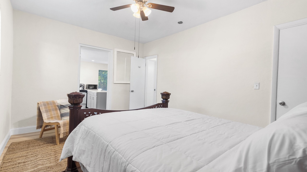 Photo of Bedroom in Golden Glades