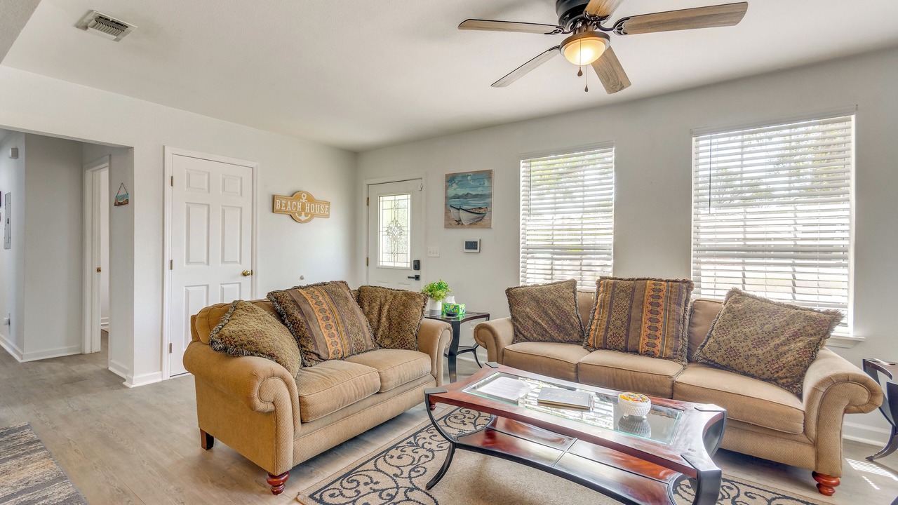 Photo of Livingroom in Navy Point