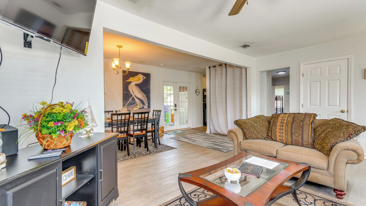 Photo of Livingroom in Navy Point