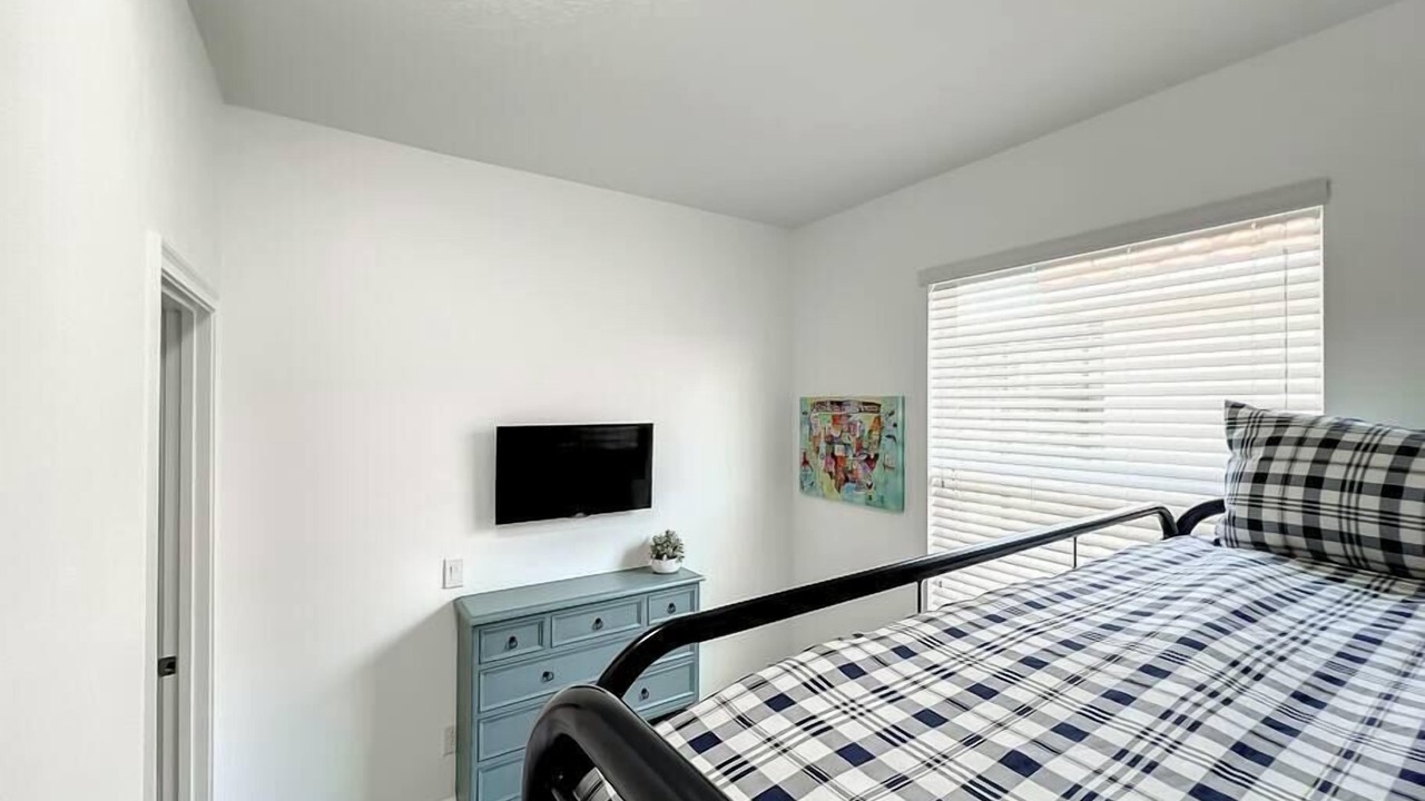 Photo of Bedroom in Sunridge Woods