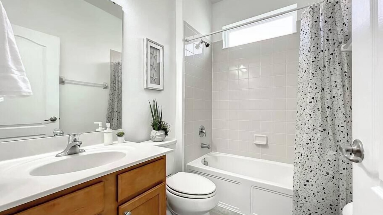 Photo of Bathroom in Sunridge Woods