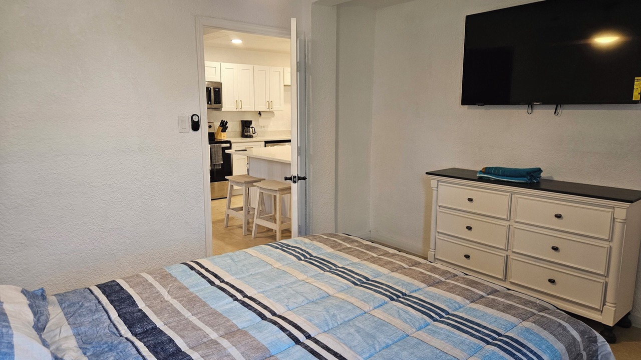 Photo of Bedroom in Mid Island