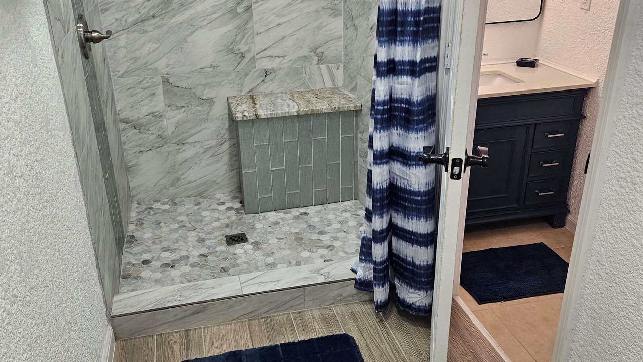Photo of Bathroom in Mid Island