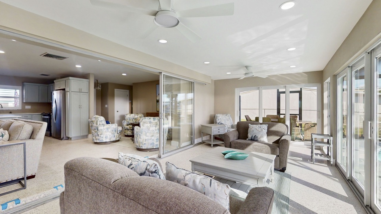 Photo of Livingroom in Lochmoor Waterway Estates