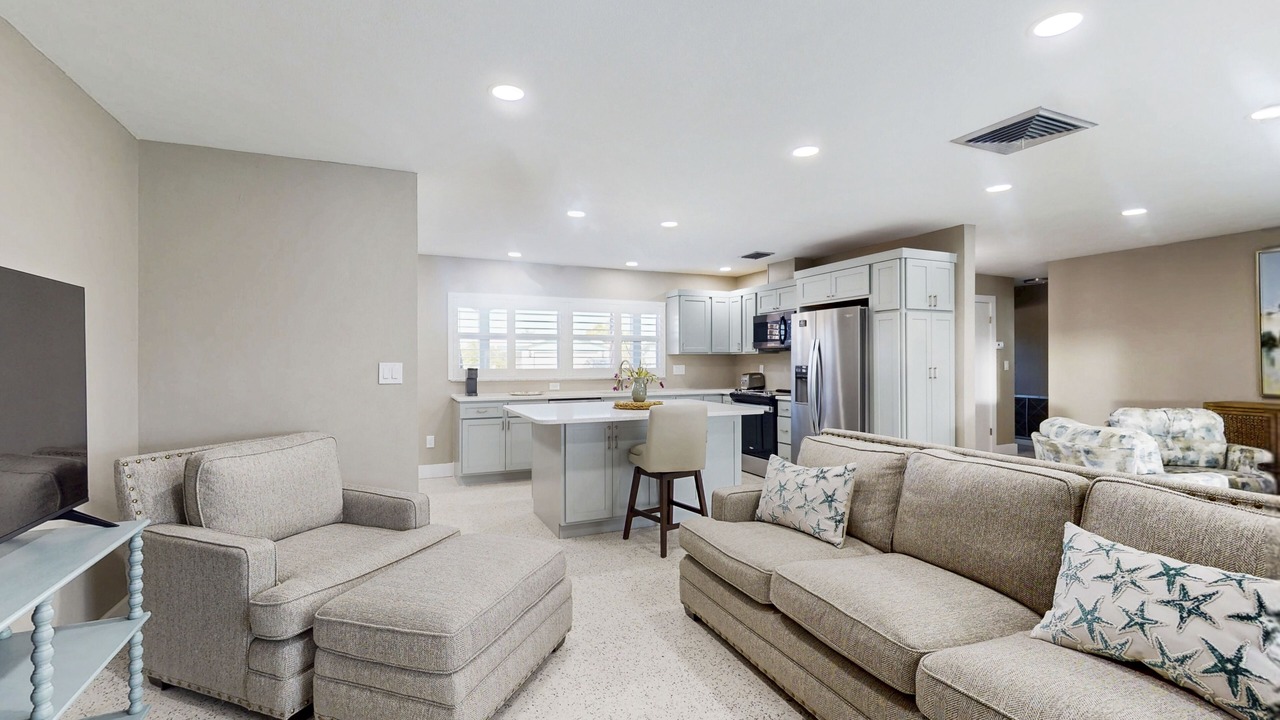 Photo of Livingroom in Lochmoor Waterway Estates