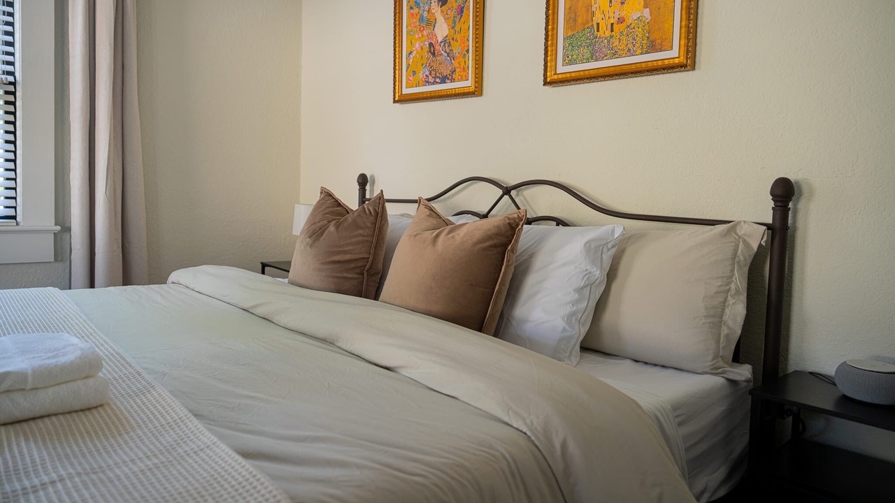 Photo of Bedroom in South Eola