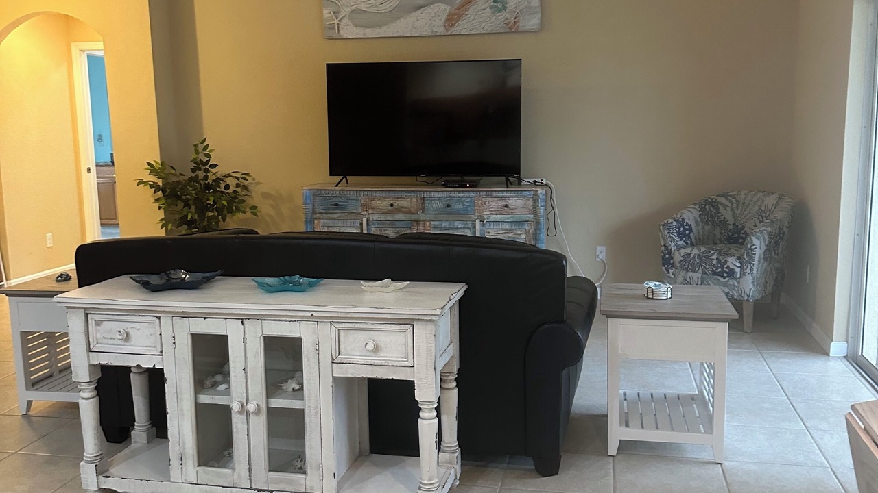 Photo of Livingroom in South Gulf Cove