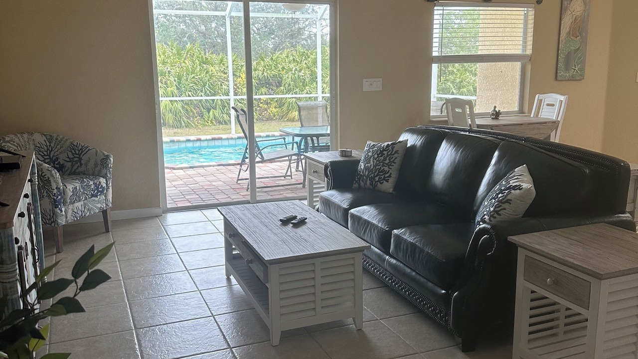 Photo of Livingroom in South Gulf Cove